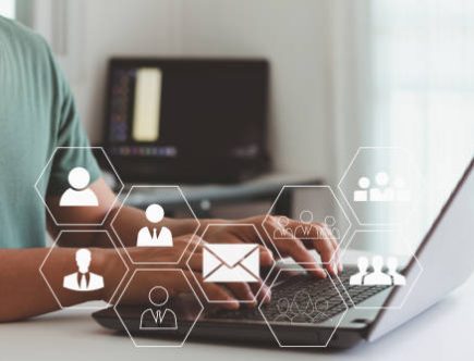 Aujourd’hui, de nombreuses entreprises utilisent plus d’une plateforme digitale au quotidien. En effet, chaque outil répond