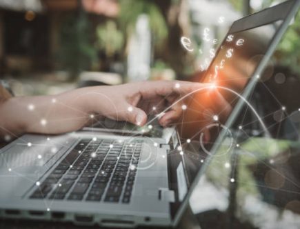 Tout d’abord, une plateforme digitale de marketing automation permet d’automatiser des tâches marketing répétitives.
