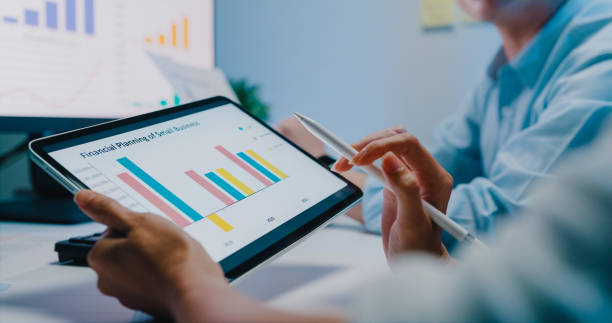 En 2025, les plateformes d’intelligence artificielle dominent l’actualité. En effet, elles transforment la productivité quotidienne.